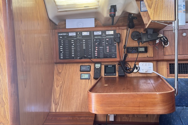 Liberte 40ft Hunter Yacht For Sale