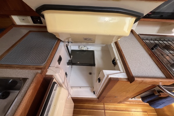 Liberte 40ft Hunter Yacht For Sale