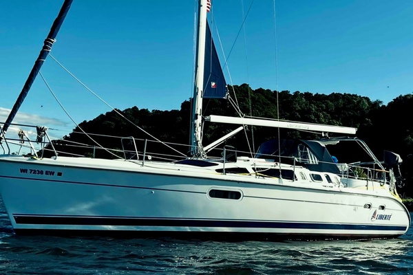 Liberte 40ft Hunter Yacht For Sale