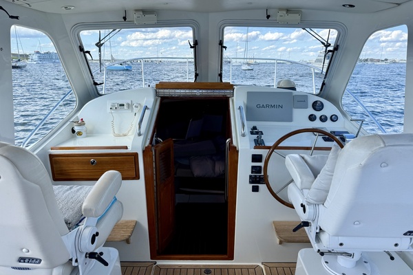 Kamal 34ft MJM Yacht For Sale