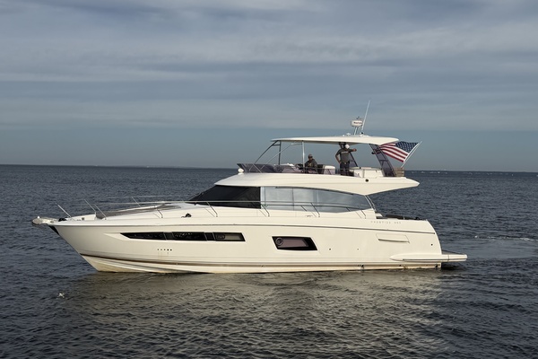 2015 Prestige 55 Fly