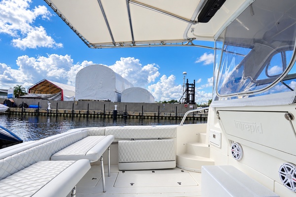 47ft Intrepid Yacht For Sale