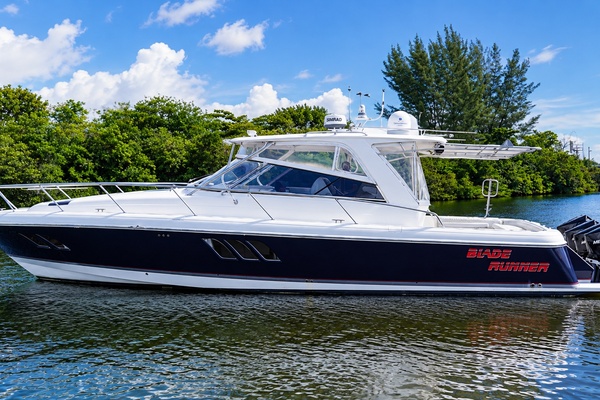 47ft Intrepid Yacht For Sale