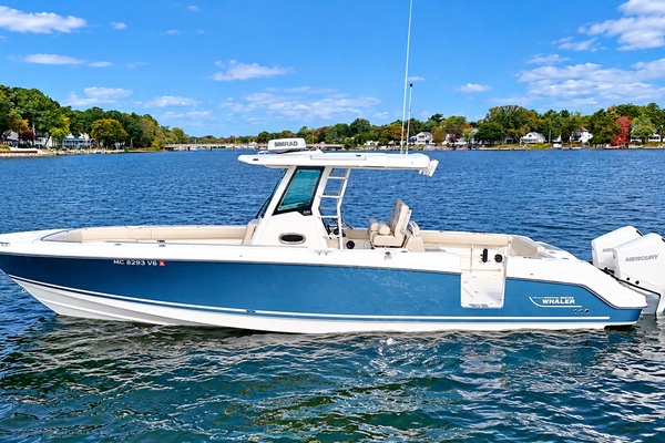 33ft Boston Whaler Yacht For Sale