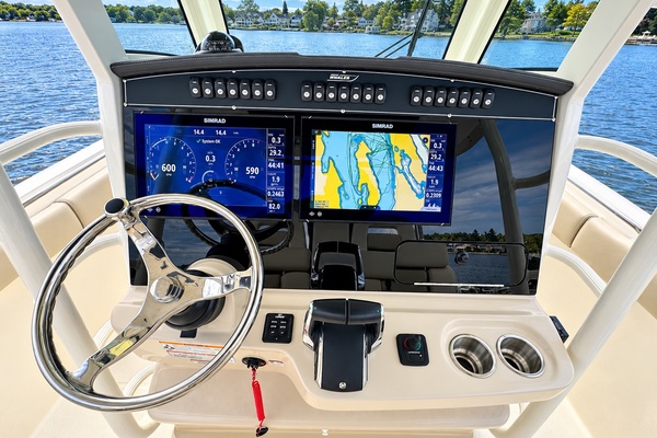 33ft Boston Whaler Yacht For Sale