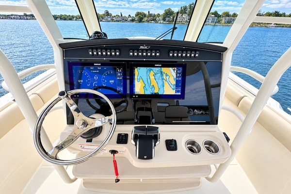 33ft Boston Whaler Yacht For Sale