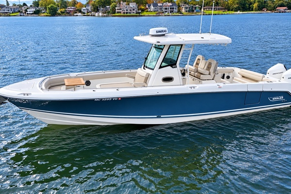 33ft Boston Whaler Yacht For Sale