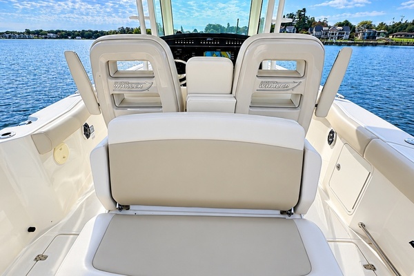 33ft Boston Whaler Yacht For Sale