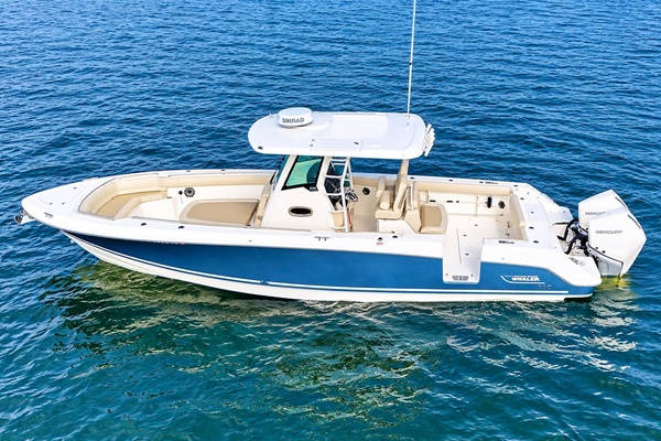 33ft Boston Whaler Yacht For Sale