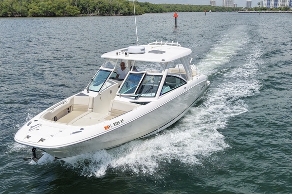 32ft Boston Whaler Yacht For Sale