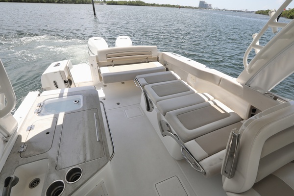 32ft Boston Whaler Yacht For Sale