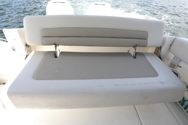 32ft Boston Whaler Yacht For Sale