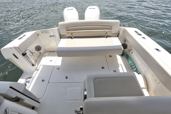 32ft Boston Whaler Yacht For Sale