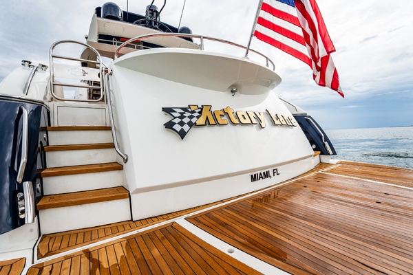 2009Sunseeker 84 ft Predator 84   Victory Lane
