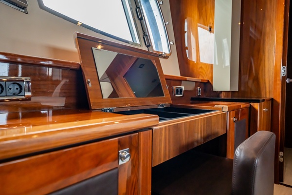 2009Sunseeker 84 ft Predator 84   Victory Lane