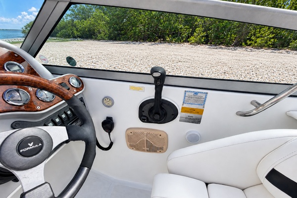 Winslow s Escape 26ft Formula Yacht For Sale