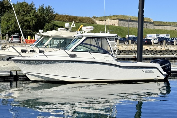 28ft Boston Whaler Yacht For Sale
