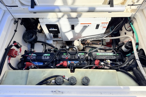 28ft Boston Whaler Yacht For Sale