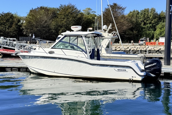28ft Boston Whaler Yacht For Sale