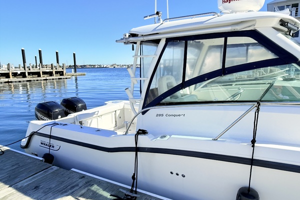 28ft Boston Whaler Yacht For Sale