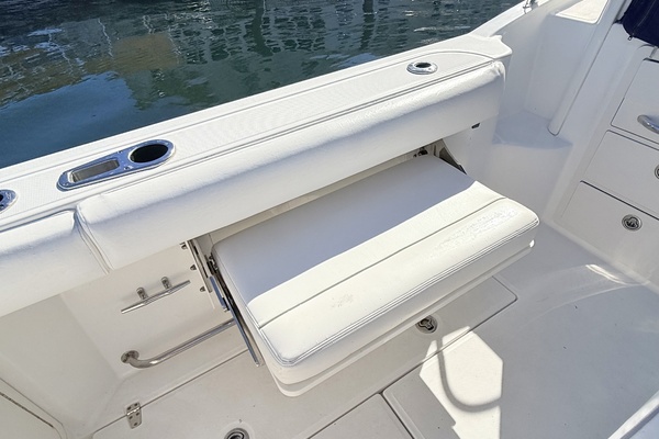 28ft Boston Whaler Yacht For Sale