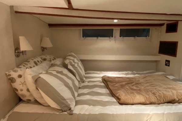 Achimedes 47ft Chris Craft Yacht For Sale