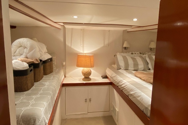 Achimedes 47ft Chris Craft Yacht For Sale