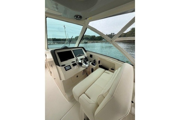 32ft Grady White Yacht For Sale
