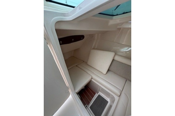 32ft Grady White Yacht For Sale