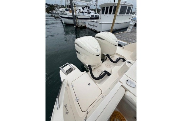 32ft Grady White Yacht For Sale