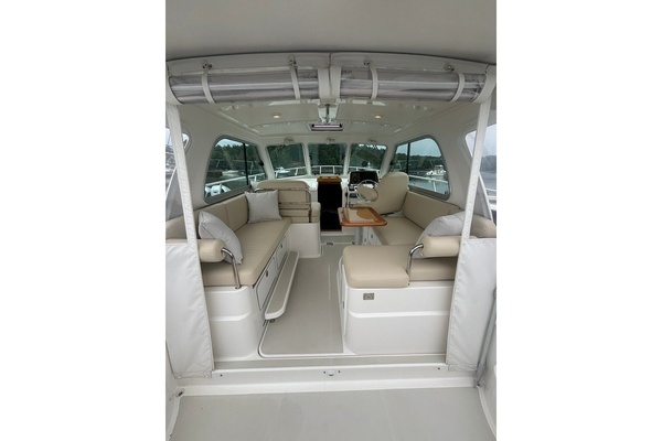 True Companion 30ft Back Cove Yacht For Sale