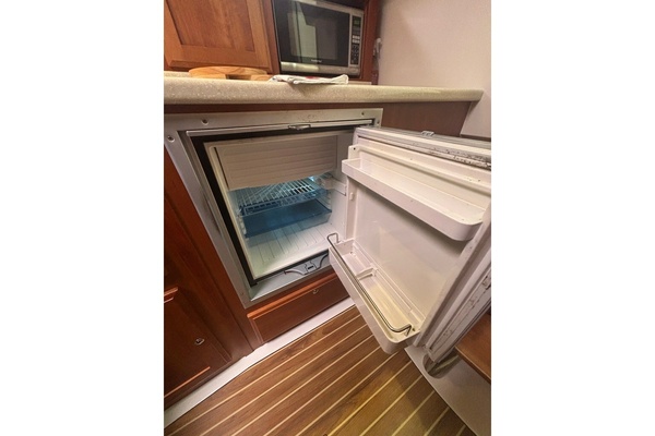 True Companion 30ft Back Cove Yacht For Sale