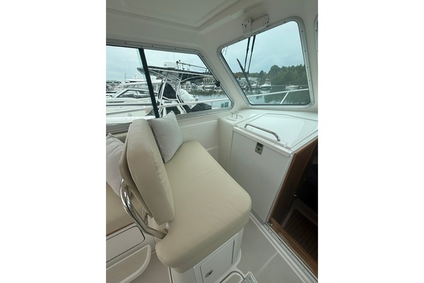 True Companion 30ft Back Cove Yacht For Sale