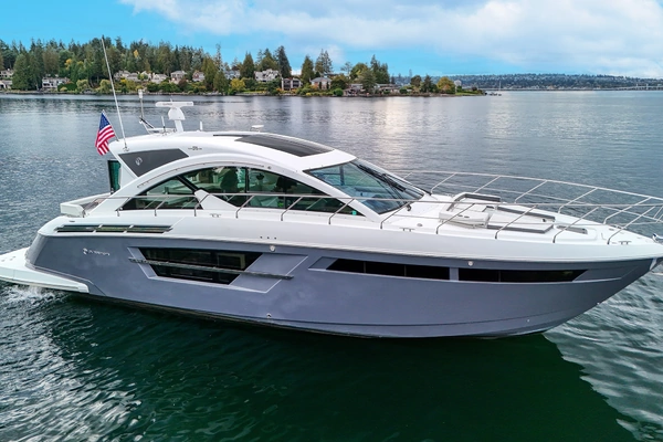 53' Cruisers Yachts