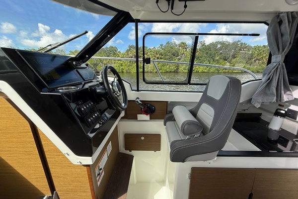 27ft Jeanneau Yacht For Sale