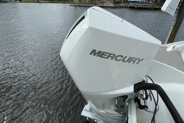 27ft Crownline Yacht For Sale
