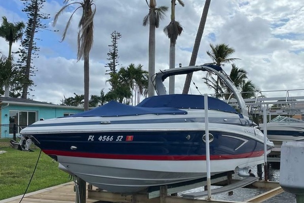 27ft Crownline Yacht For Sale