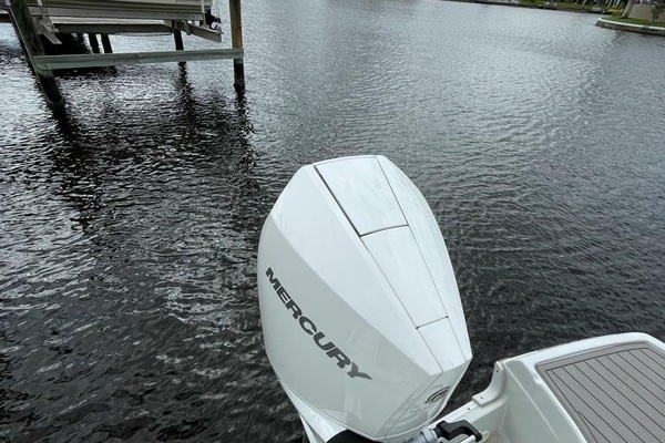 27ft Crownline Yacht For Sale