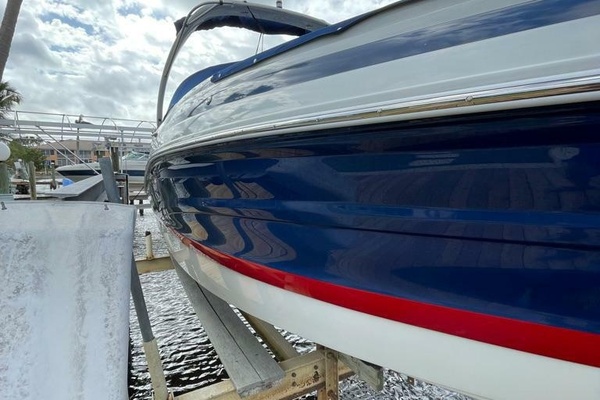 27ft Crownline Yacht For Sale