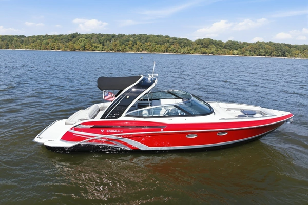 33-ft-Formula-2016-330 Crossover Bowrider-The Perfect Solution Kuttawa Kentucky United States  yacht for sale