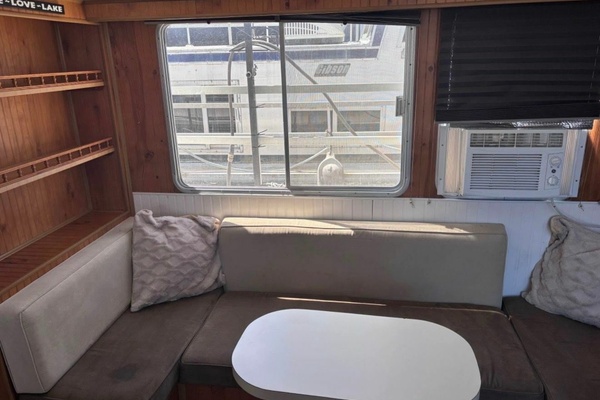 37ft Gibson Yacht For Sale