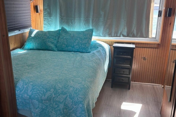 37ft Gibson Yacht For Sale