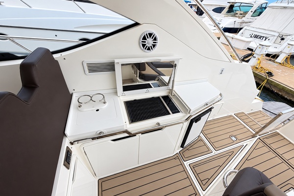 38ft Galeon Yacht For Sale