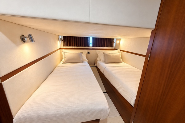 38ft Galeon Yacht For Sale