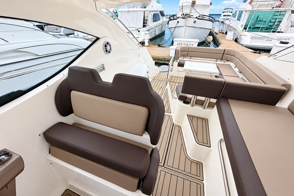 38ft Galeon Yacht For Sale