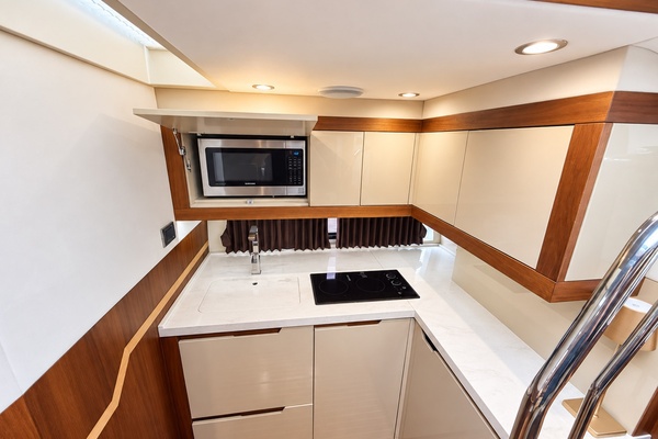 38ft Galeon Yacht For Sale