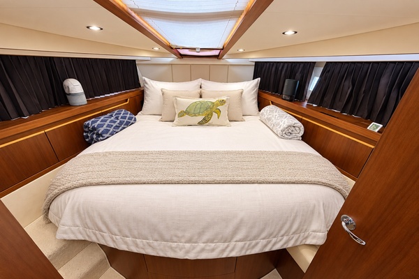38ft Galeon Yacht For Sale