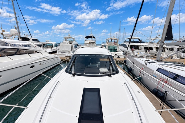 38ft Galeon Yacht For Sale