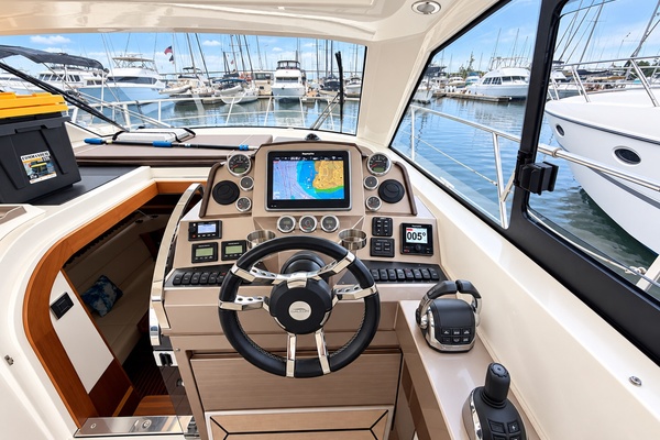38ft Galeon Yacht For Sale