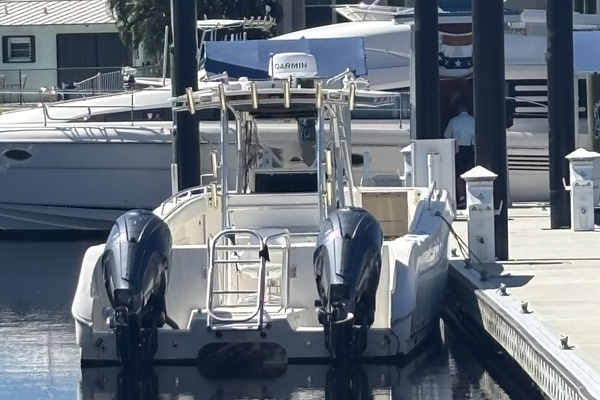2004World Cat 33 ft    CatFish